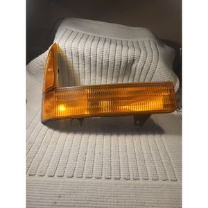 Turn Signal/ Parking lamp 99-01 Excursion 00-01 Ford Super Duty   Super Duty